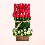 Arrimo en escala de 18 Rosas Rojas