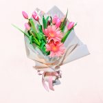 Ramo Primaveral de 10 tulipanes y 2 Gerberas