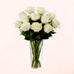Florero de 12 Rosas Blancas