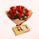 Ramo de 12 Rosas Rojas y Bombones
