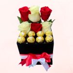 Box de Rosas Rojas y Blancas con Ferrero Rocher